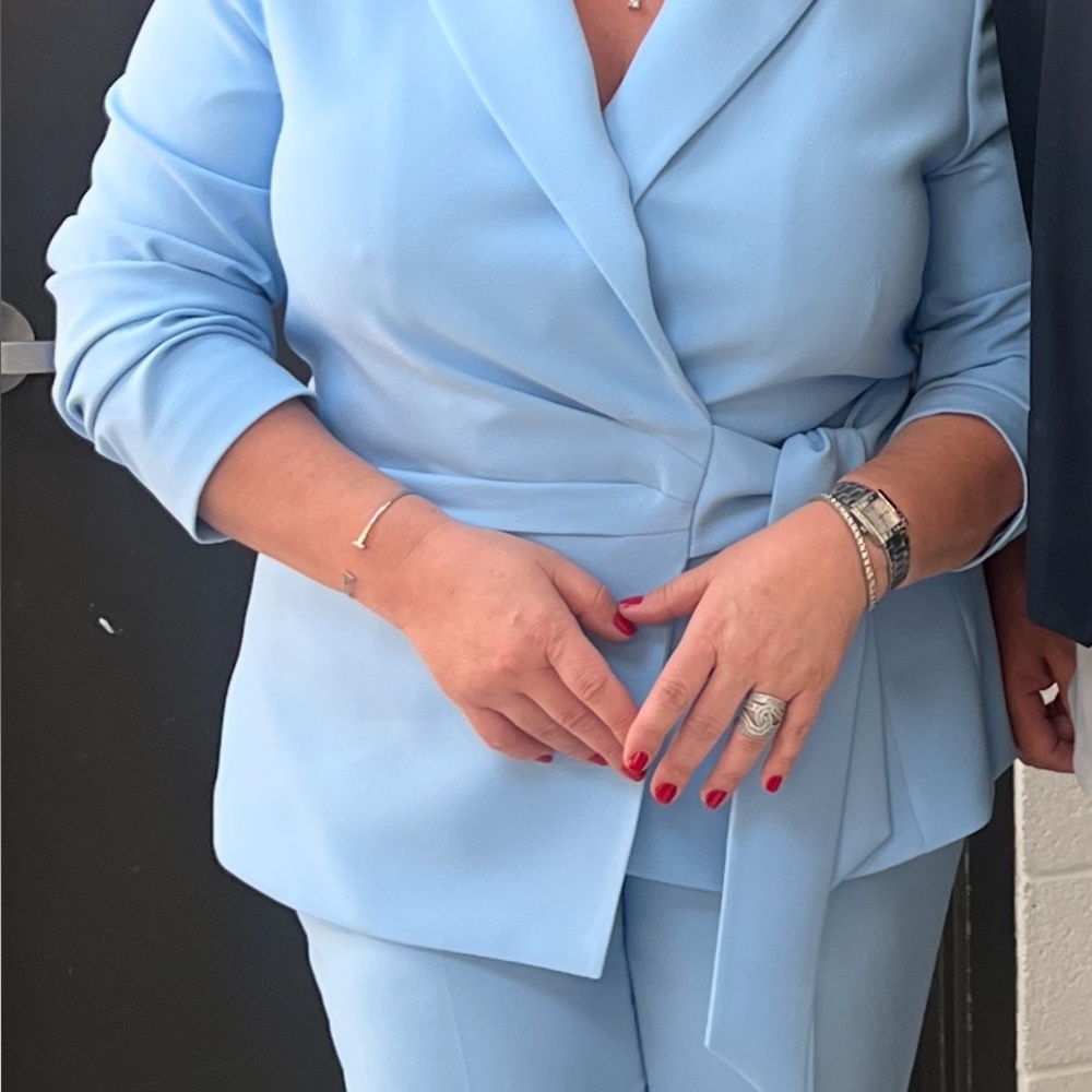 Top 16 bottom 14 Elegant Light Blue Women's Pantsuit